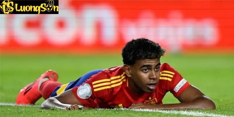 Yamal chàng trai tiềm năng vượt qua những huyền thoại