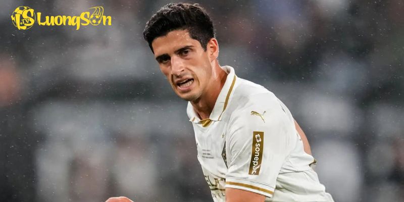 Grant-Leon Ranos Đang Mắc Kẹt Giữa Gladbach Và ĐT Armenia 1 Grant-Leon Ranos Đang Mắc Kẹt Giữa Gladbach Và ĐT Armenia