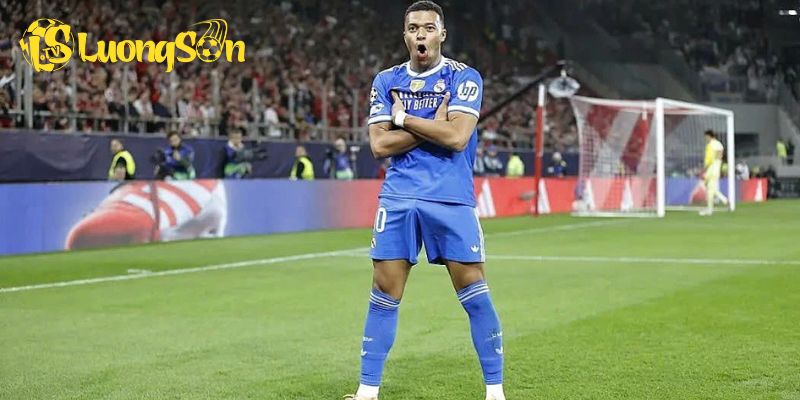 Kylian Mbappé Lập Kỷ Lục Hat-Trick Champions League 2025 3 Kylian Mbappé từ ngôi sao PSG thành sát thủ tại Real